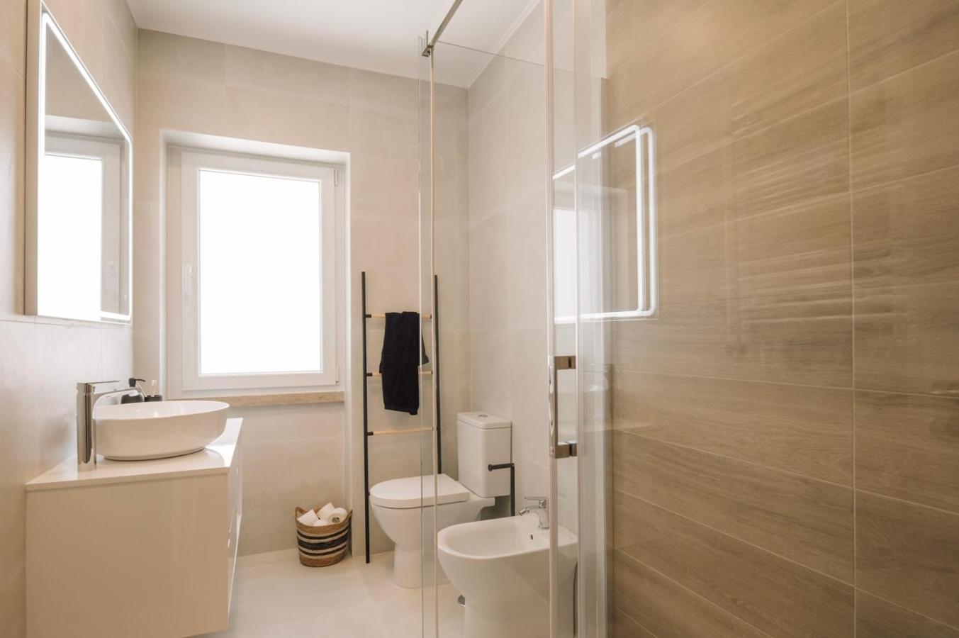 Apartamento Alp - 3 Bedrooms, Office And Terrace In Alvalade